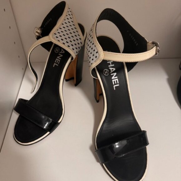 Chanel sandals size 39 - Picture 1 of 4